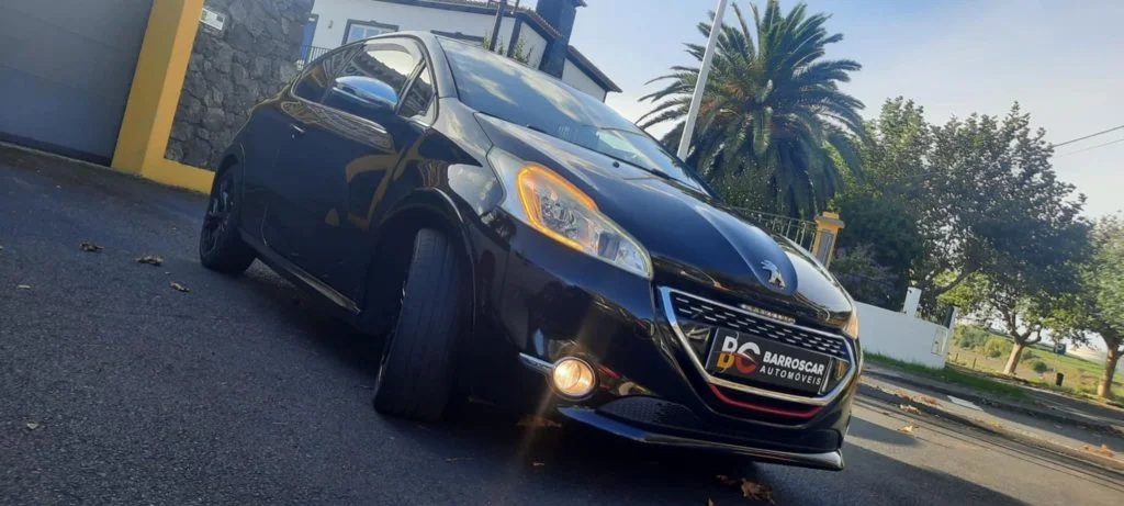 2013 - PEUGEOT 208 1.6 GTI