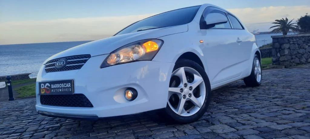 2009 - KIA CEED COUPÉ 1.6 CRDI